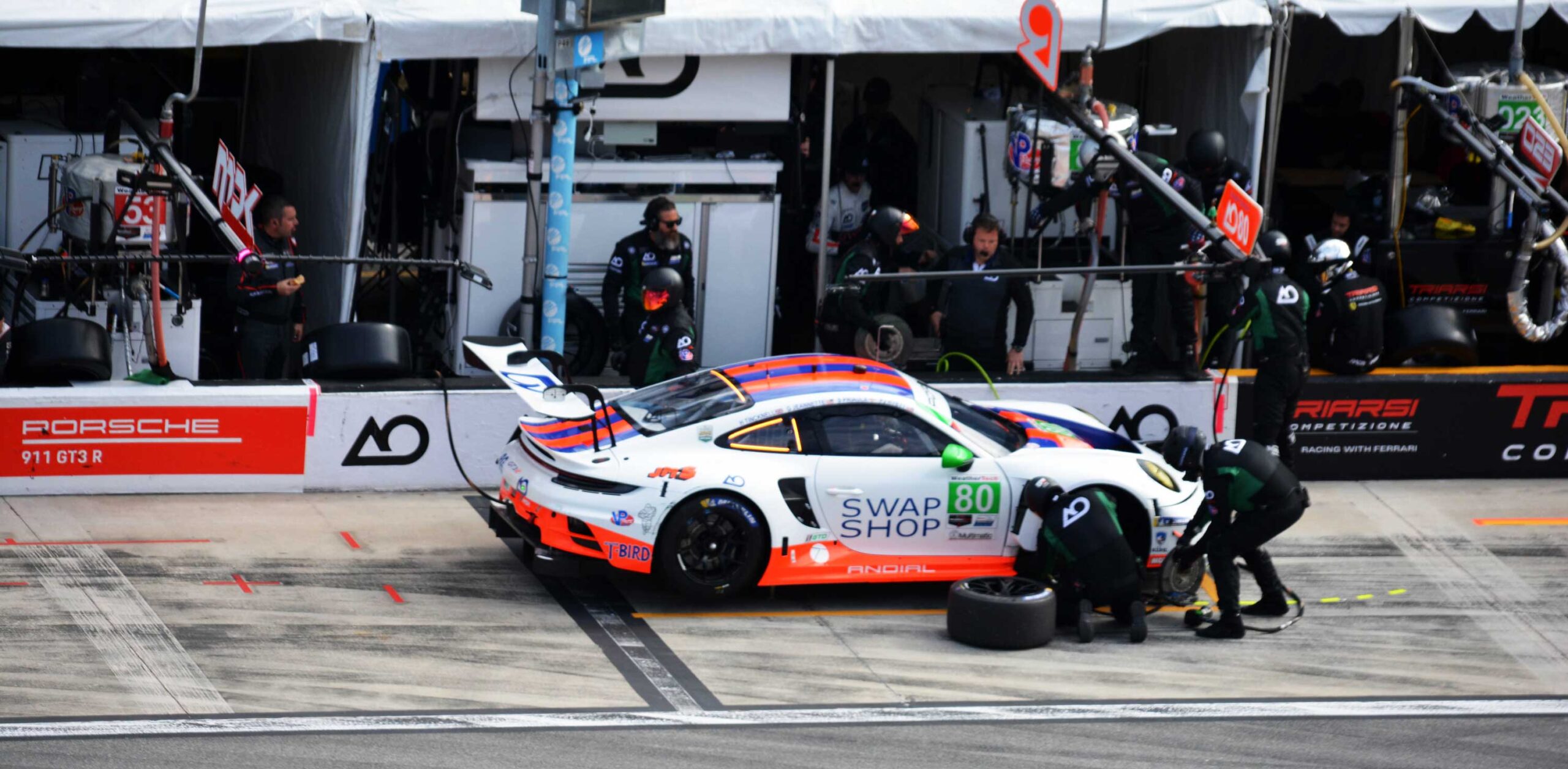 Pit crew